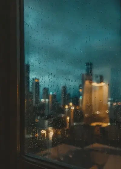 《下雨天》短剧剧情画面